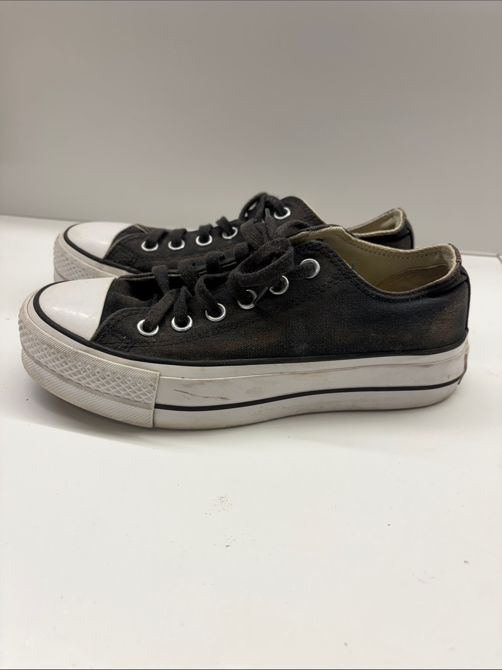 Used Converse Chuck Taylor All Star Low Top Platform Sneaker Women’s size 6.5